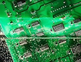 Влагозащита и покрытие лаком